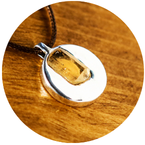 topaz wisior naszyjnik